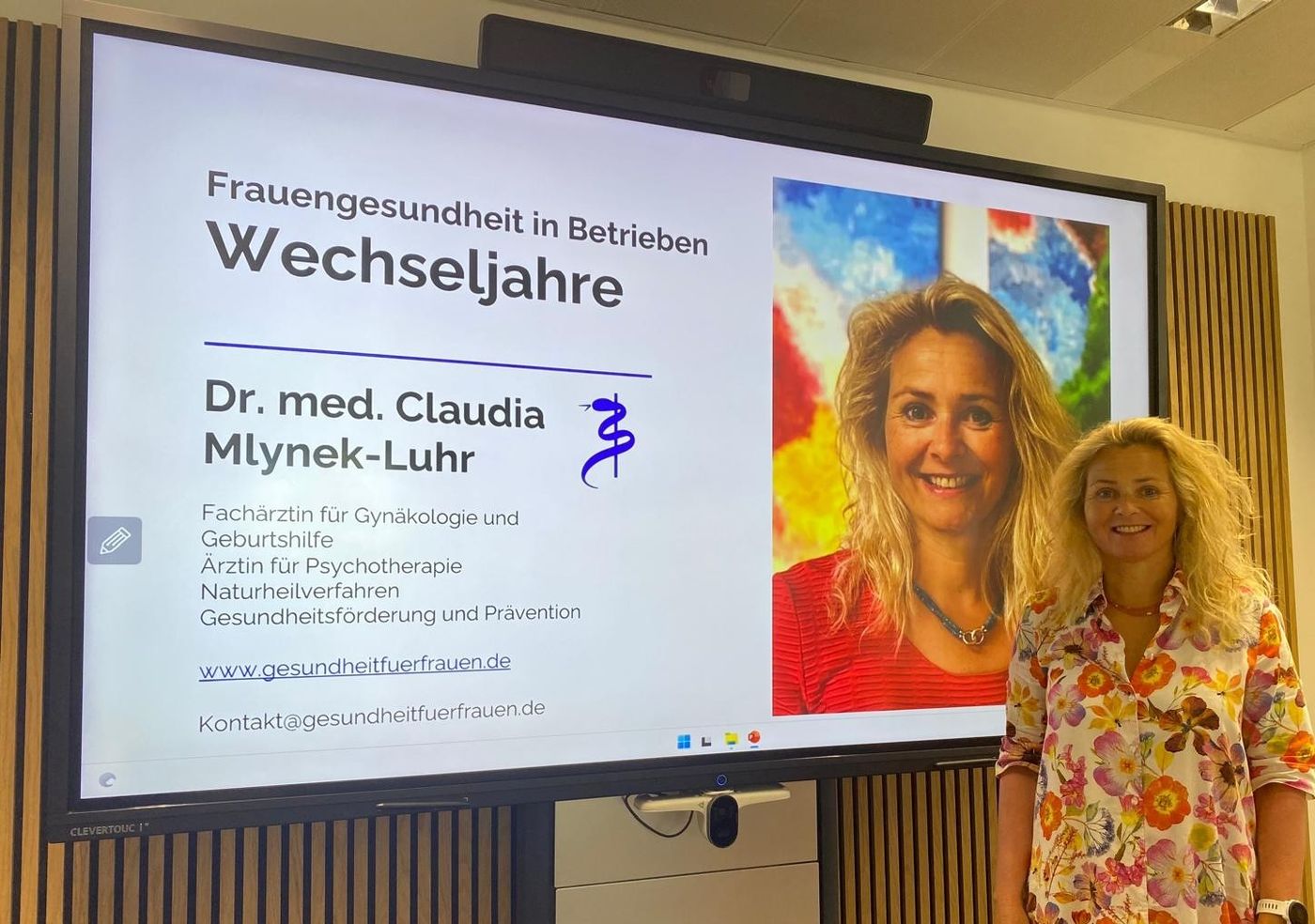 Vortrag „Frauengesundheit in Betrieben: Wechseljahre“ Dr. Claudia Mlynek-Luhr hält einen Vortrag zum Thema Wechseljahre in einem Unternehmen